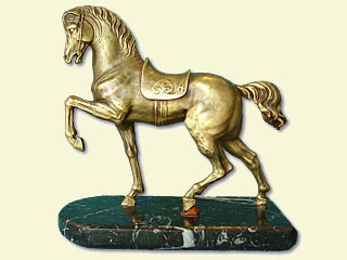 Roman style horse, Sculptor in Madrid